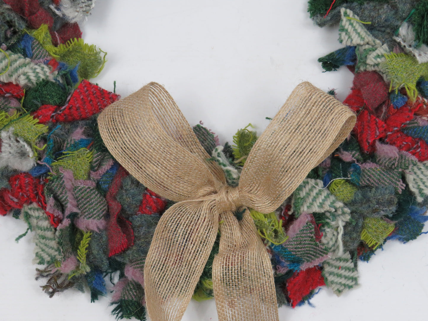(1) Christmas Made Round Rag Wreath