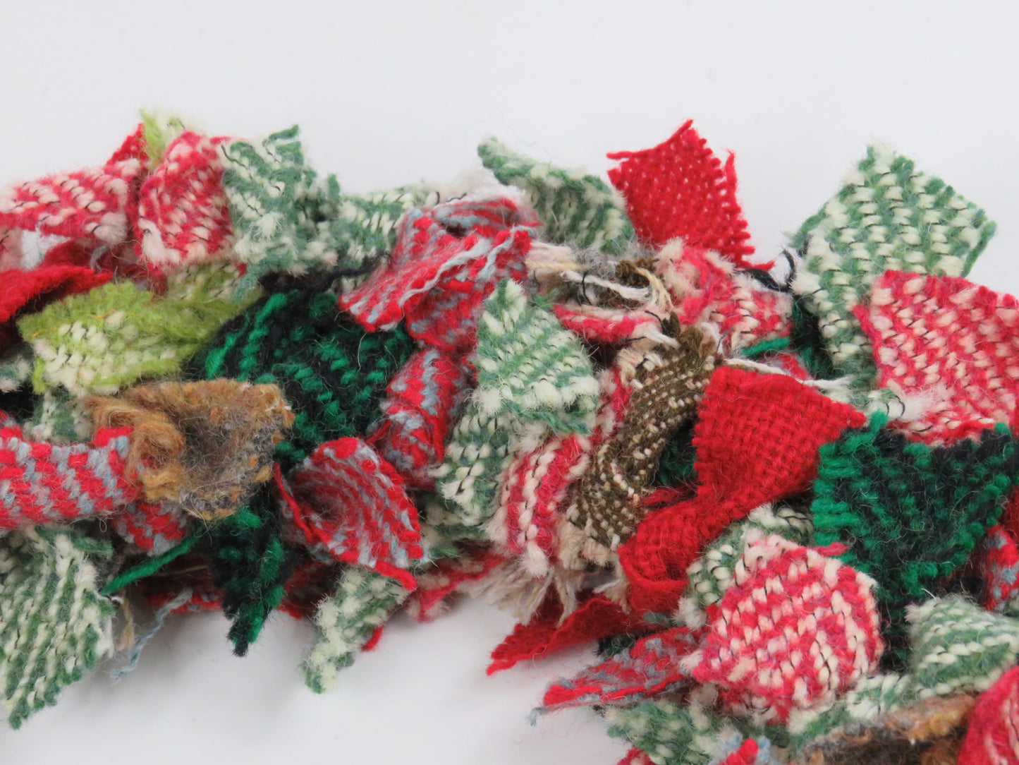 (12) Christmas Made Round Rag Wreath