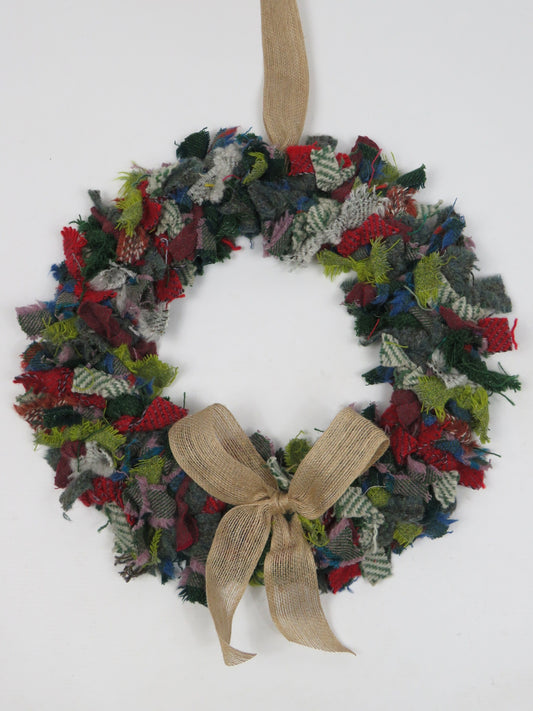 (1) Christmas Made Round Rag Wreath