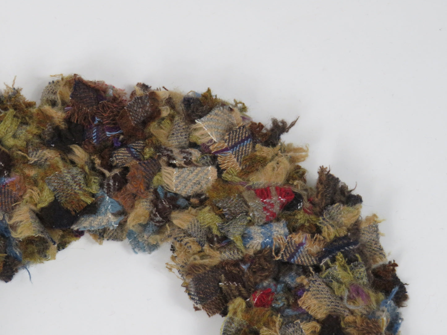 SALE Large Made Round Rag Wreath (19)