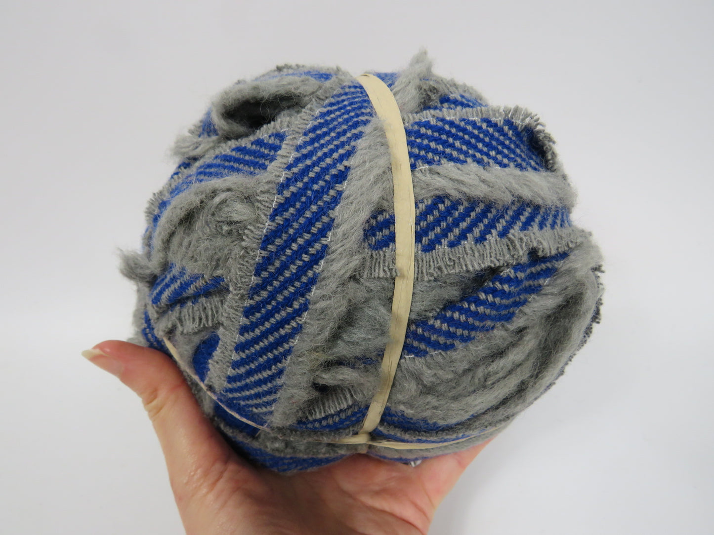 Blanket Yarn Ball Selvedge Edge (26)