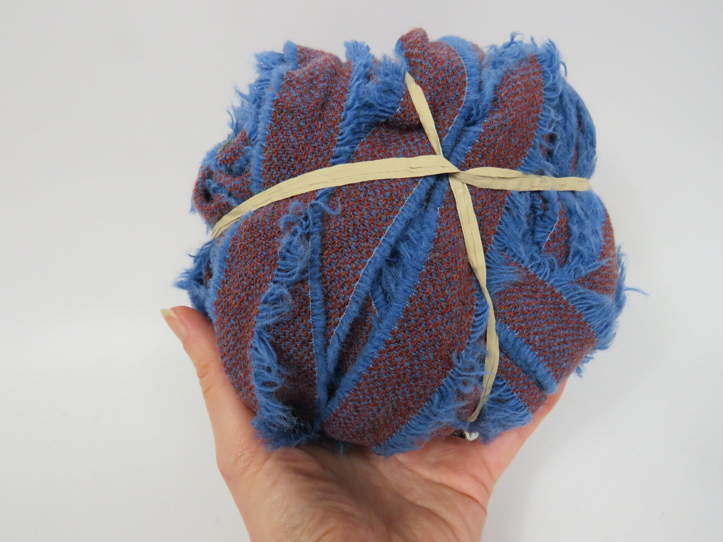 Blanket Yarn Ball Selvedge Edge (15)
