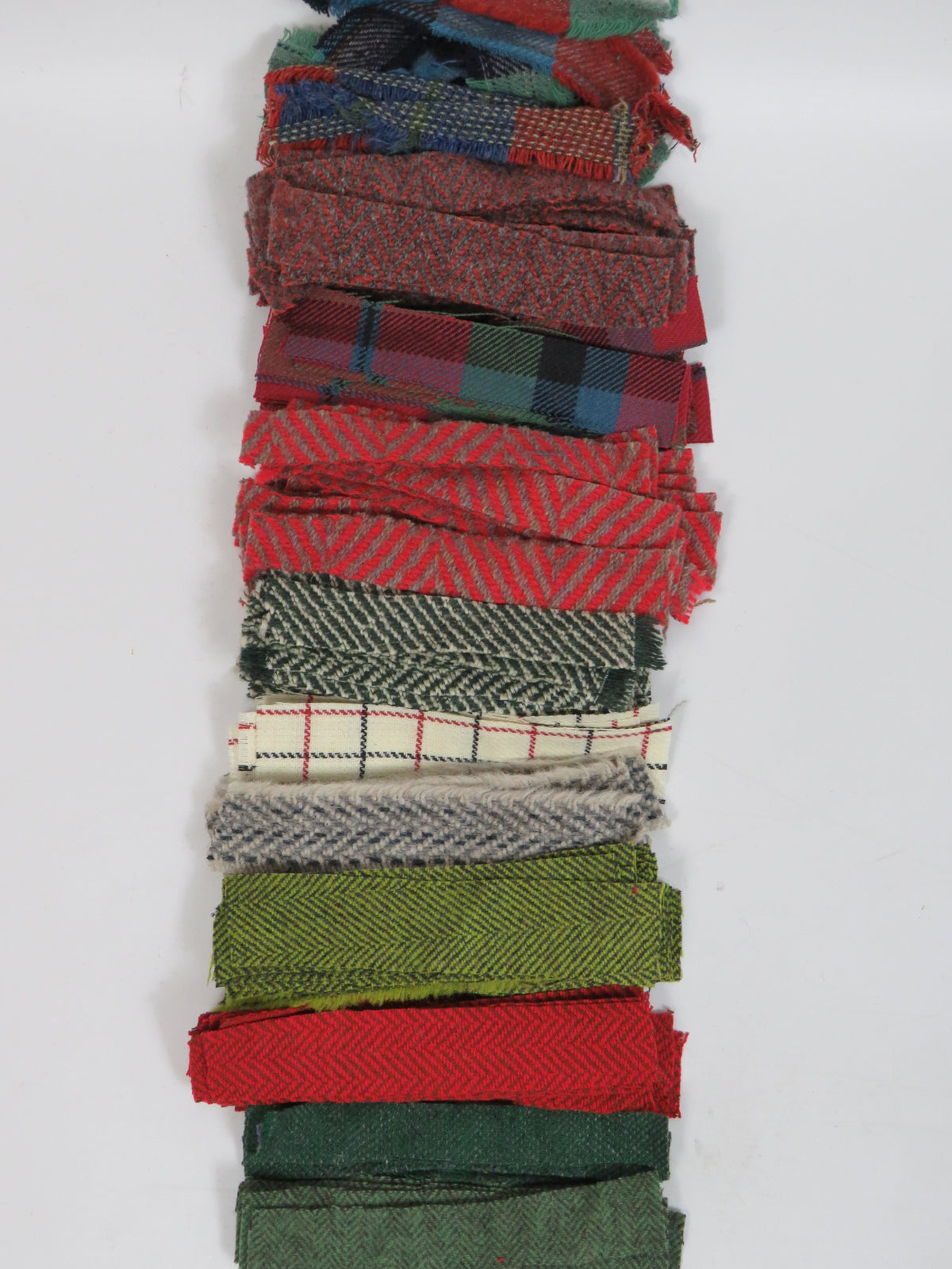 (1) Christmas DIY Rag Wreath Kit