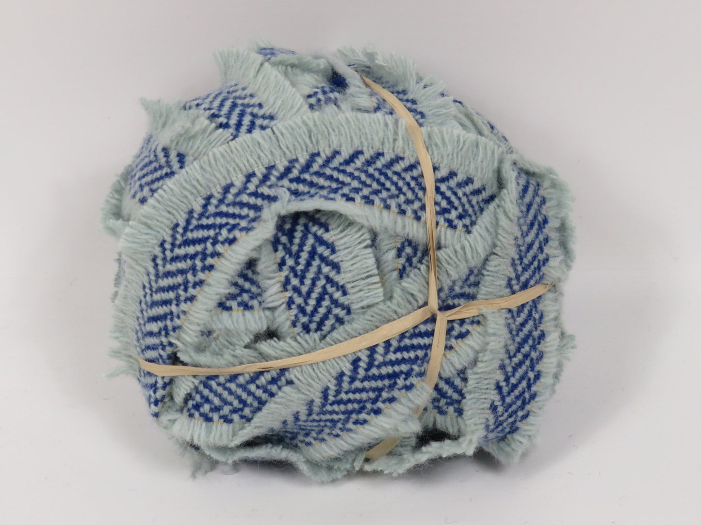 Blanket Yarn Ball Selvedge Edge (8)
